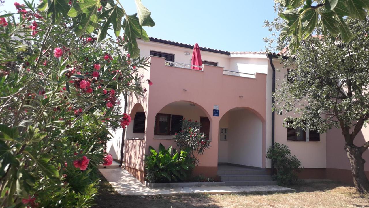Apartmani Mia Ližnjan Zewnętrze zdjęcie