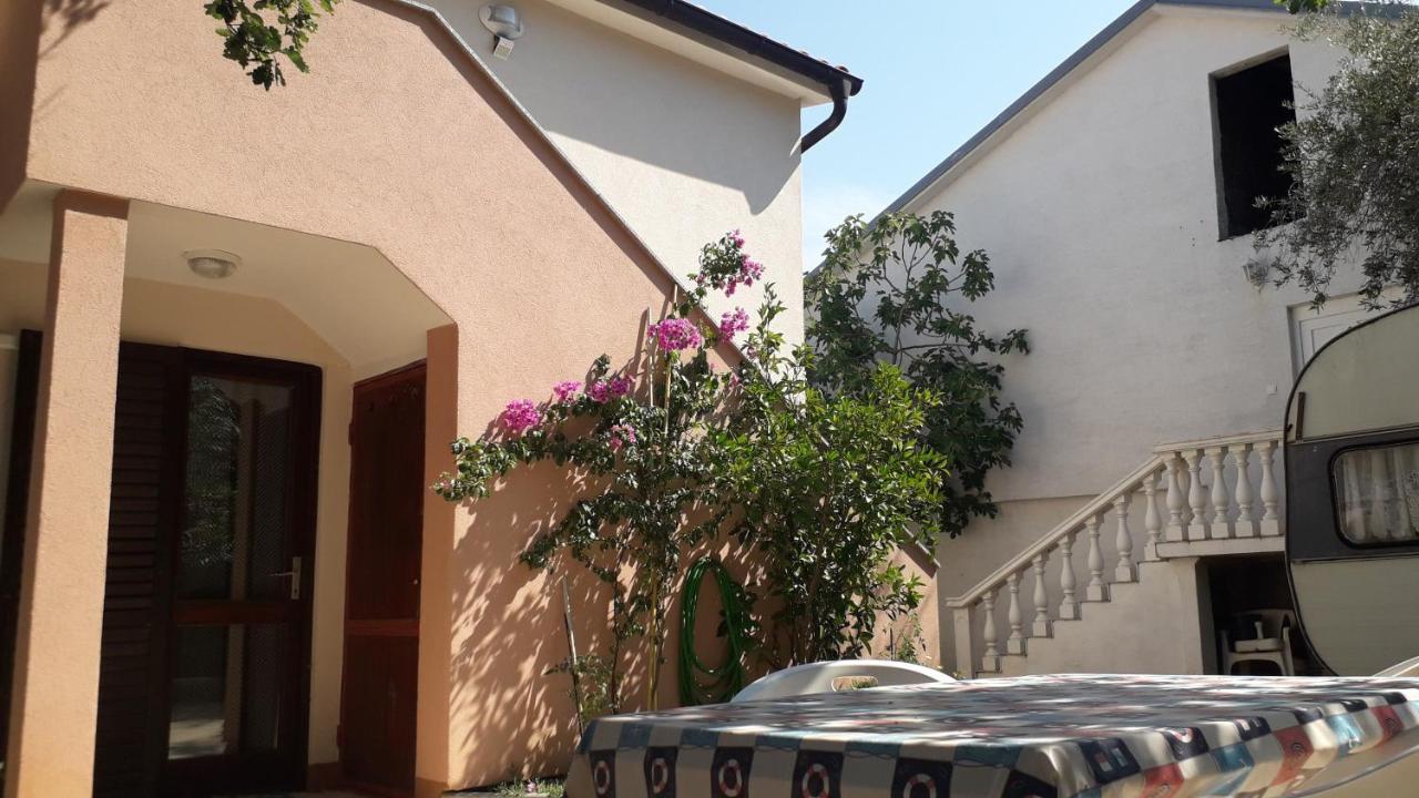 Apartmani Mia Ližnjan Zewnętrze zdjęcie